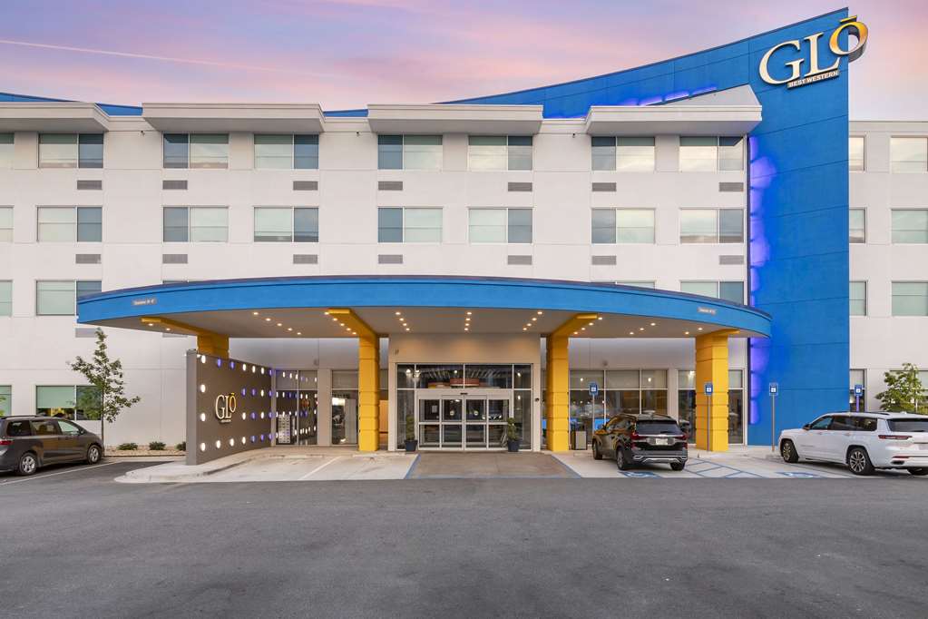 GLō Best Western Savannah Gateway I 95 in Savannah, United States