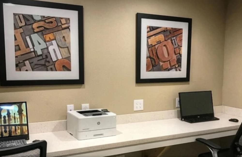 Candlewood Suites Memphis East by IHG - photo 30