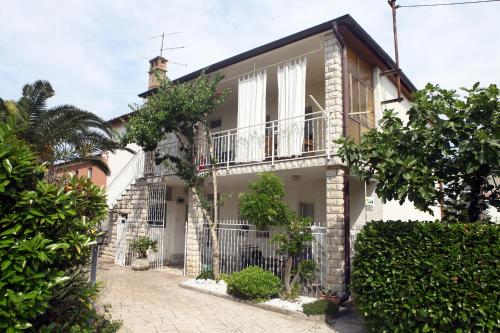 Maravea Apartment Near The Sea — 4-Star Luxury Hotel in Izola, Slovenia