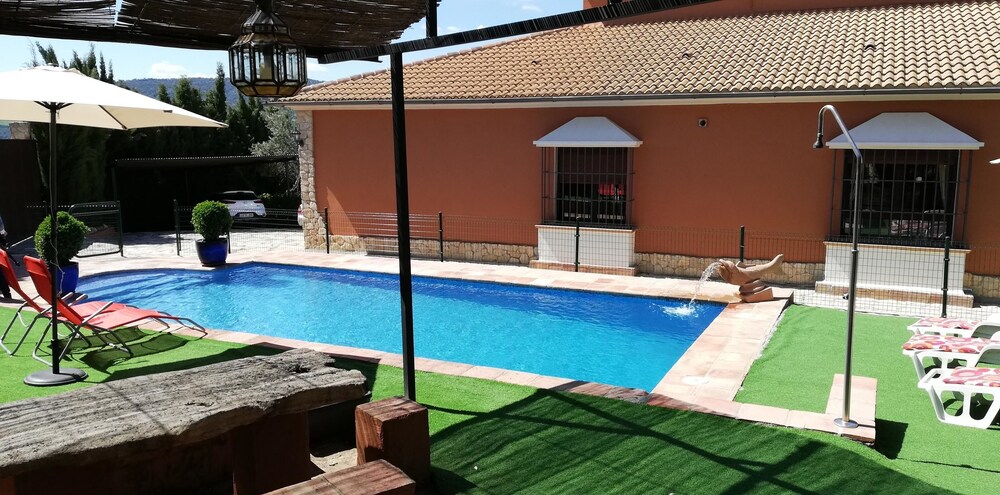 Casa Rural Bellavista — 4-Star Luxury Hotel in Arriate, Spain