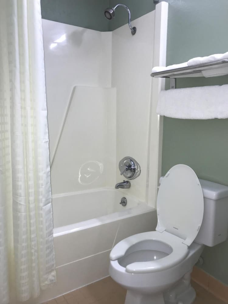 Americas Best Value Inn Manchester TN - photo 18