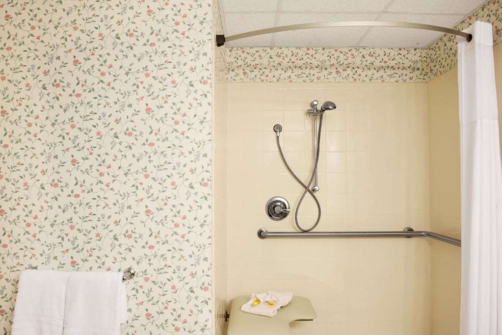Days Inn by Wyndham Grayling - photo 9