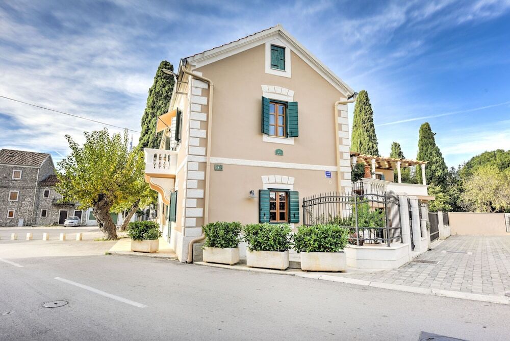 Villa Danica — 5-Star Luxury Hotel in Sukosan, Croatia