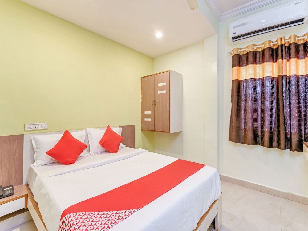 OYO 22817 Hotel Dream Line