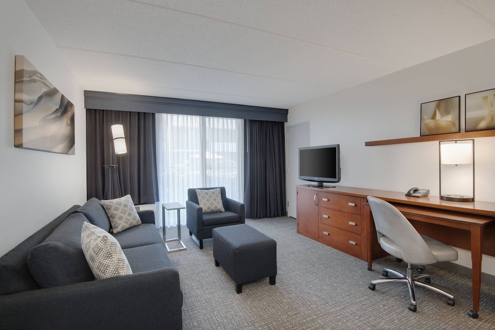 Courtyard Augusta Marriott - photo 13