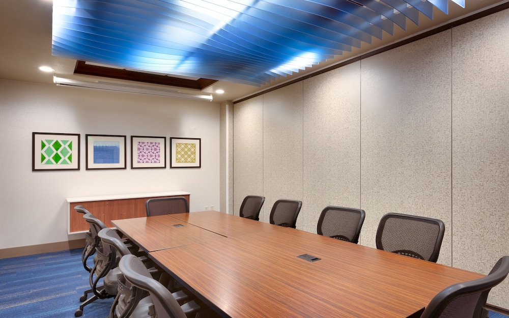 Holiday Inn Express & Suites Orem North Provo by IHG - photo 36