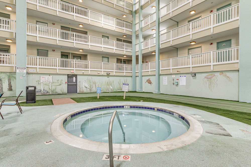 1 2 Mi to Beach: Condo in Hilton Head Resort - photo 24