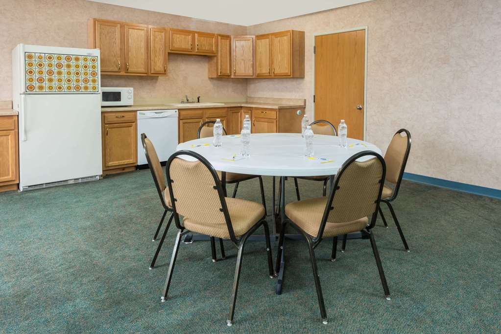 Days Inn by Wyndham Osage Beach Lake of the Ozarks - photo 14