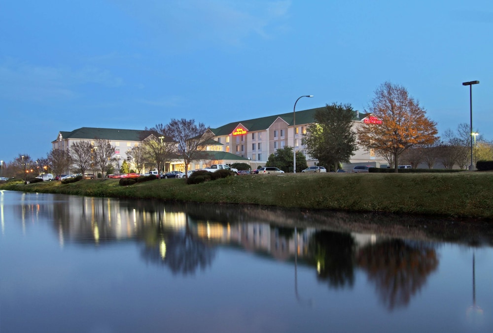 Hilton Garden Inn Chesapeake Greenbrier - photo 22