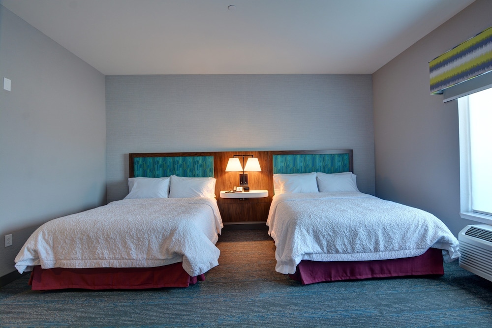 Hampton Inn & Suites Middleburg - photo 11