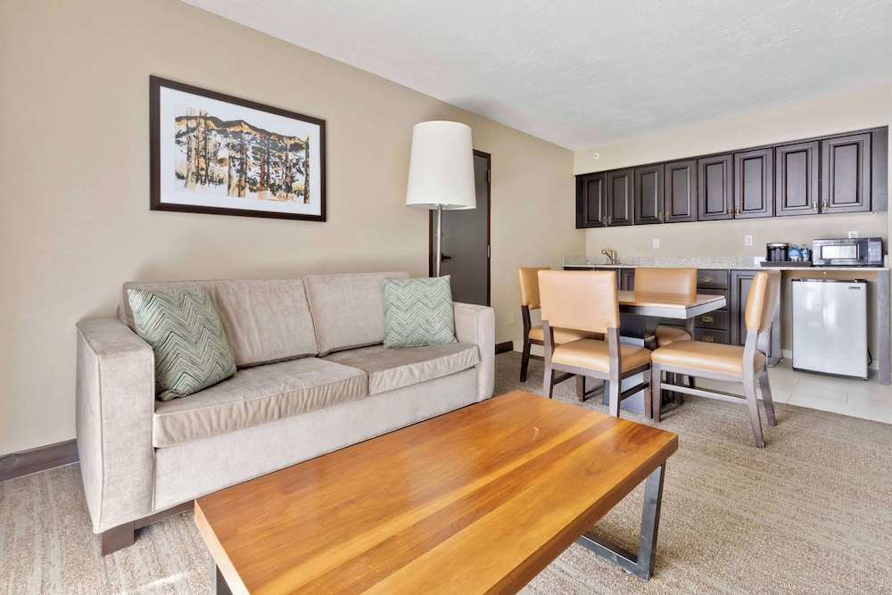 DoubleTree by Hilton Hotel Park City The Yarrow - photo 32
