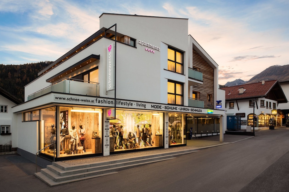 Schneeweiss lifestyle Apartments Living — 4-Star Luxury Hotel in Serfaus, Austria