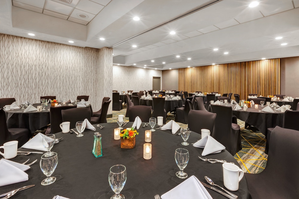 Holiday Inn Grand Rapids Downtown by IHG - photo 79
