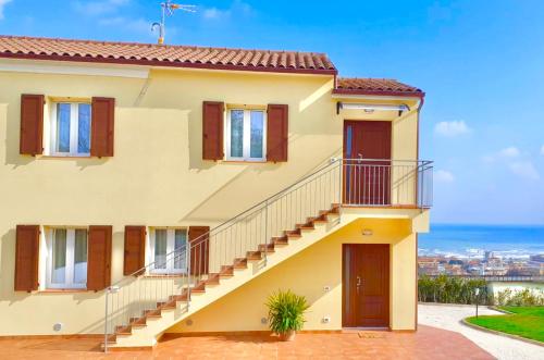 Casa Vacanze con Vista Mare e Giardino Amanecer — 4-Star Luxury Hotel in Senigallia, Italy