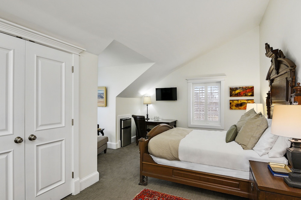 Oak Street Mansion - photo 5