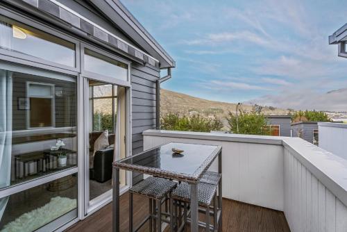 Scenic Peaks Queenstown Holiday Apartment — 4-Star Luxury Hotel in Queenstown, New Zealand
