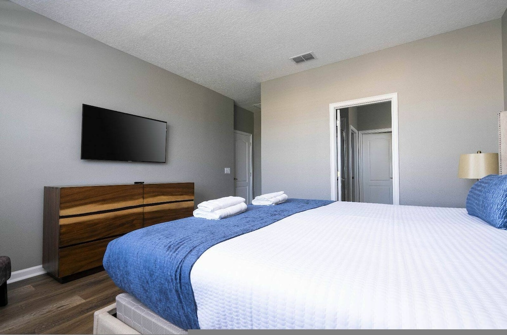 Solterra 12bd 11 5bat Sleeps24 Disney Pool Spa - photo 65