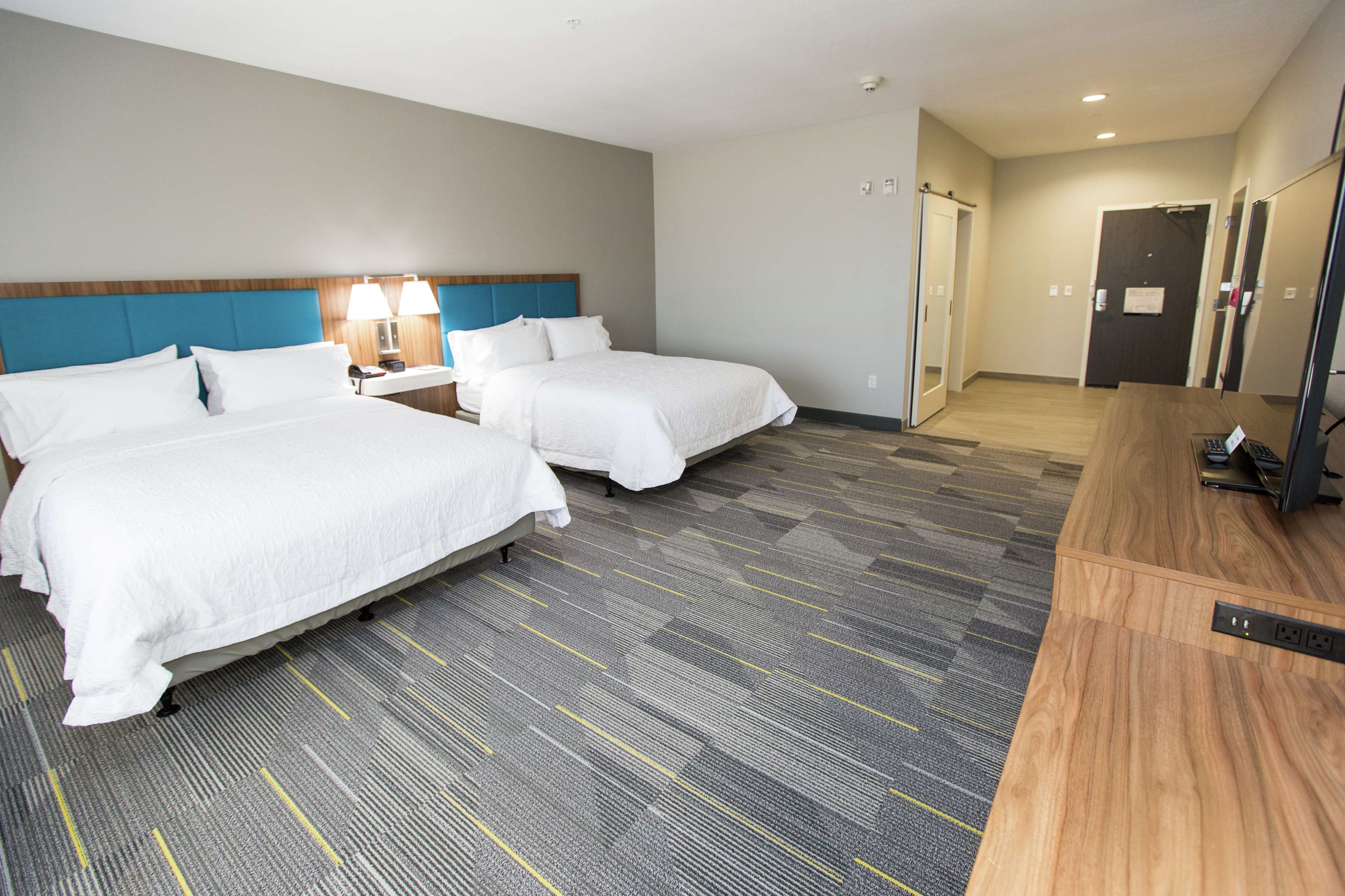 Hampton Inn Mustang - photo 28