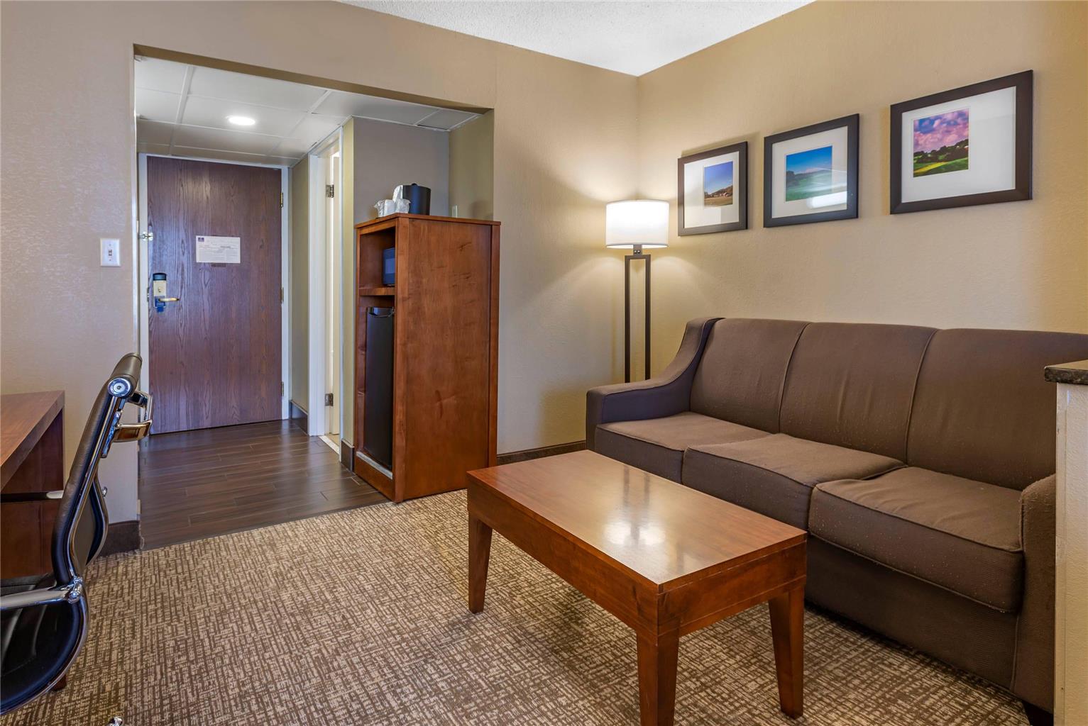 Comfort Suites Bethlehem Near Lehigh University and LVI Airport - photo 10