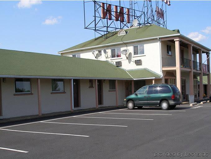 Red Carpet Inn and Suites New Cumberland - photo 5