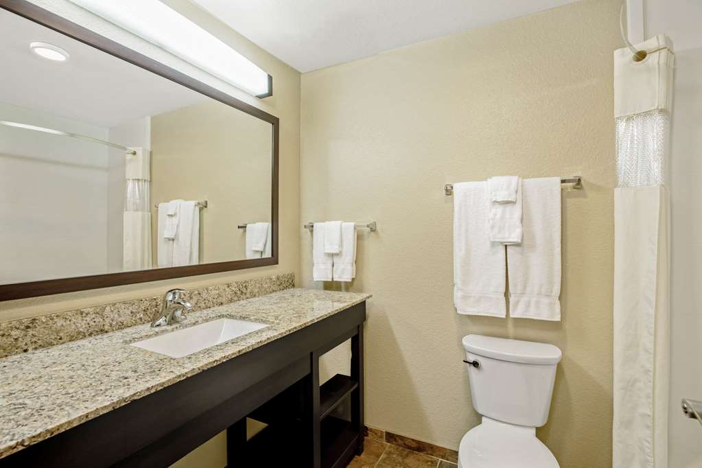 La Quinta Inn & Suites by Wyndham Gillette - photo 17