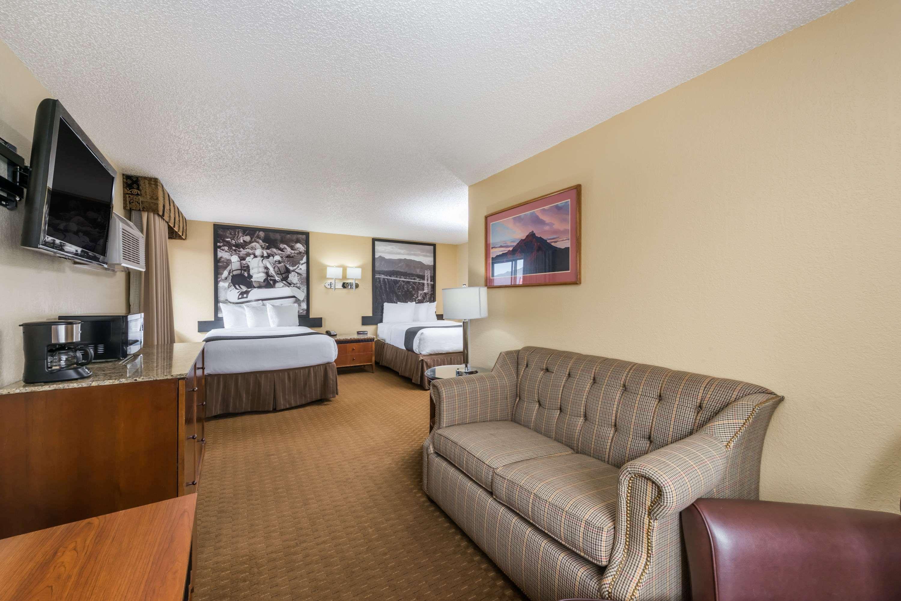 Super 8 by Wyndham Canon City - photo 15
