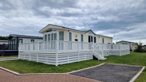 The Knightsbridge Boulevard Seal Bay Resort in Selsey, United Kingdom
