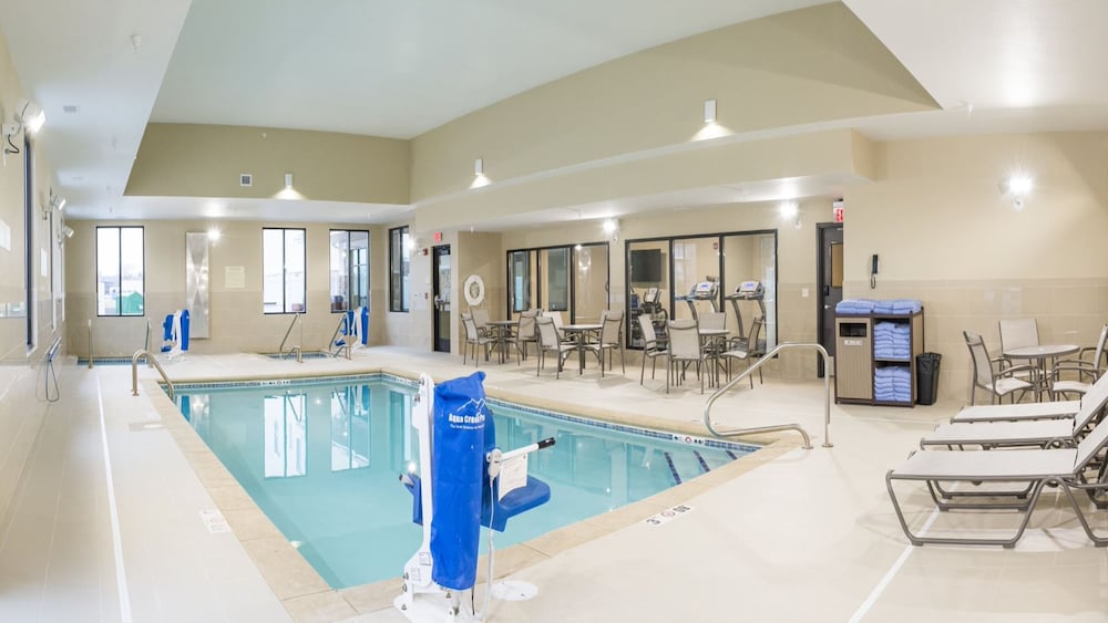 Candlewood Suites Fargo South Medical Center by IHG - photo 18