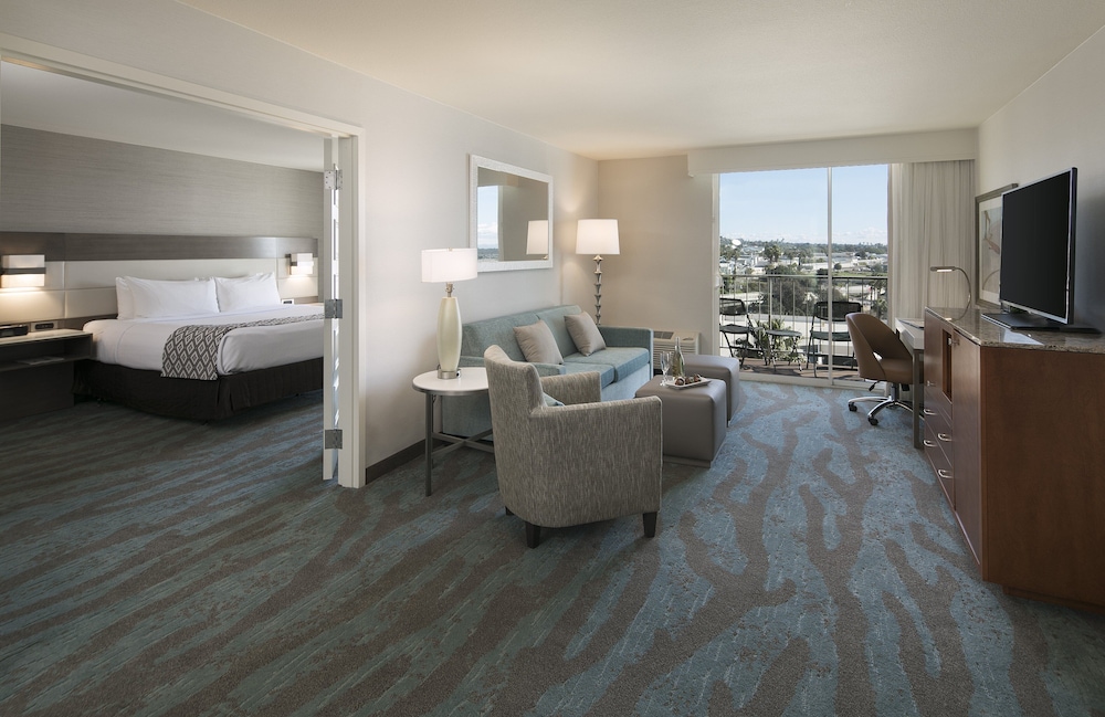 Crowne Plaza Ventura Beach by IHG - photo 13