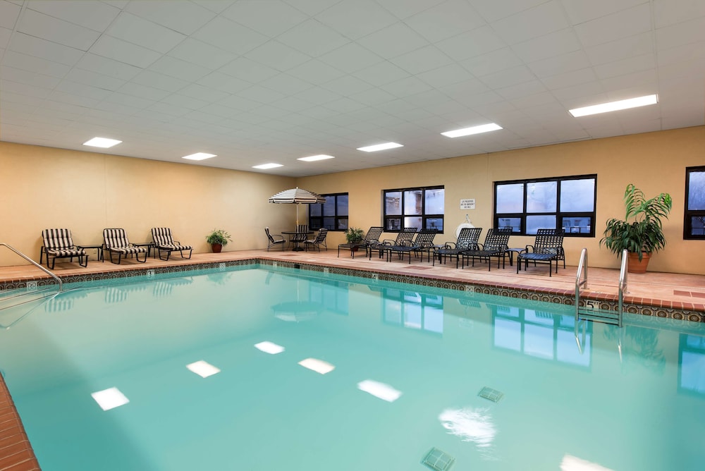 Hampton Inn Seymour - photo 32