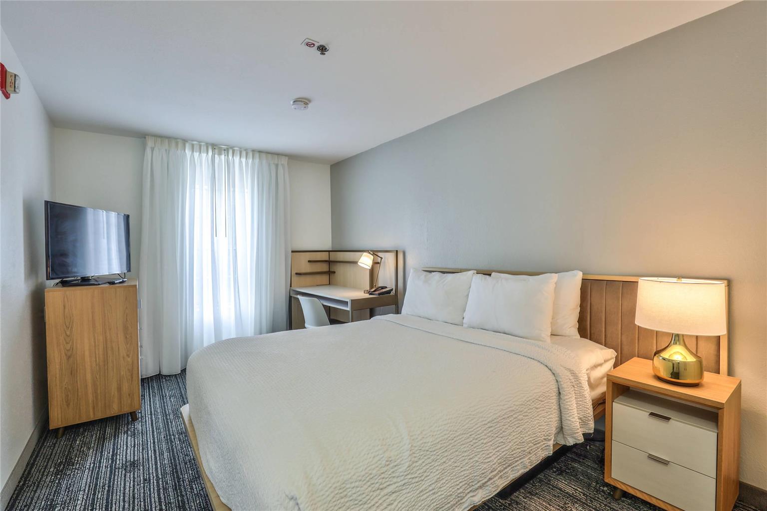 Alluxsuites at 1876 an Ascend Collection Hotel - photo 33