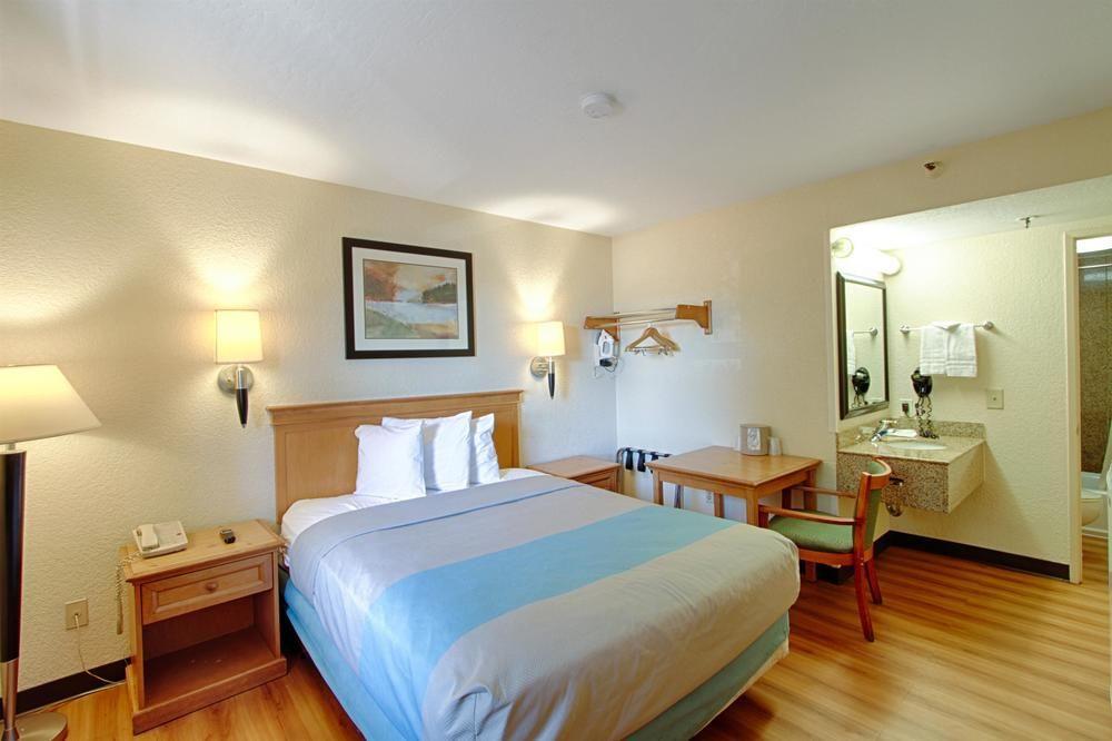 Ramada San Diego Mission Valley - photo 12
