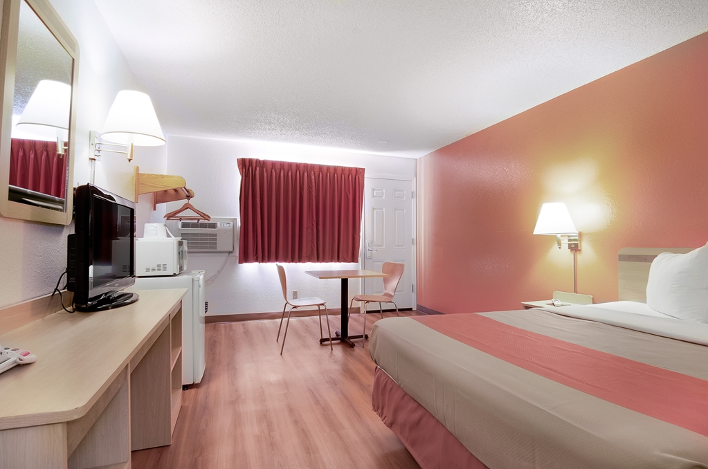 Motel 6 Colby KS - photo 15