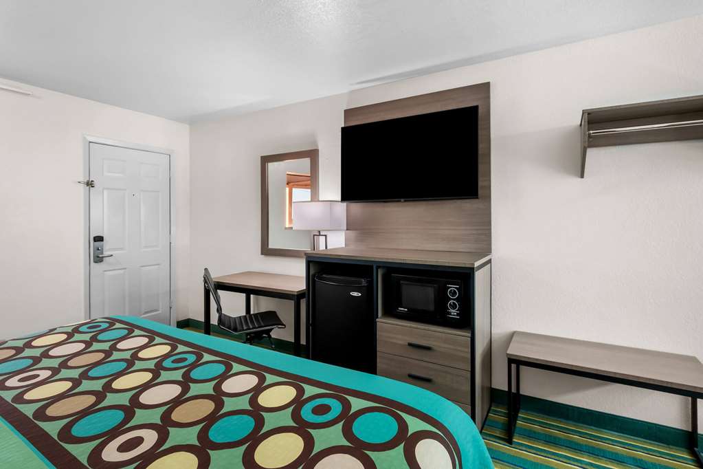 Super 8 by Wyndham Pleasanton - photo 26
