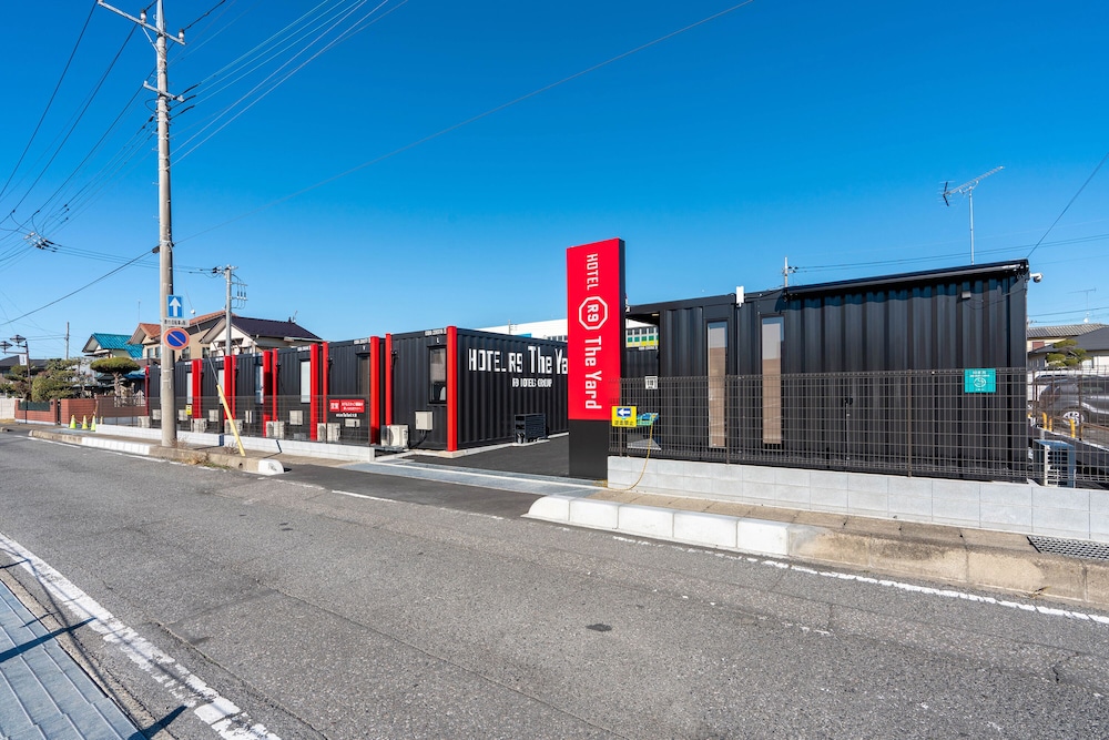 Hotel R9 The Yard Oizumi — hotel in Isesaki