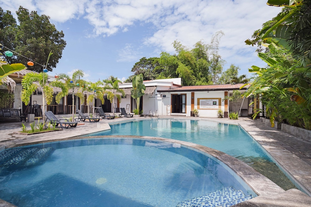 Poleng Villa Hotel in Angeles City, Philippines