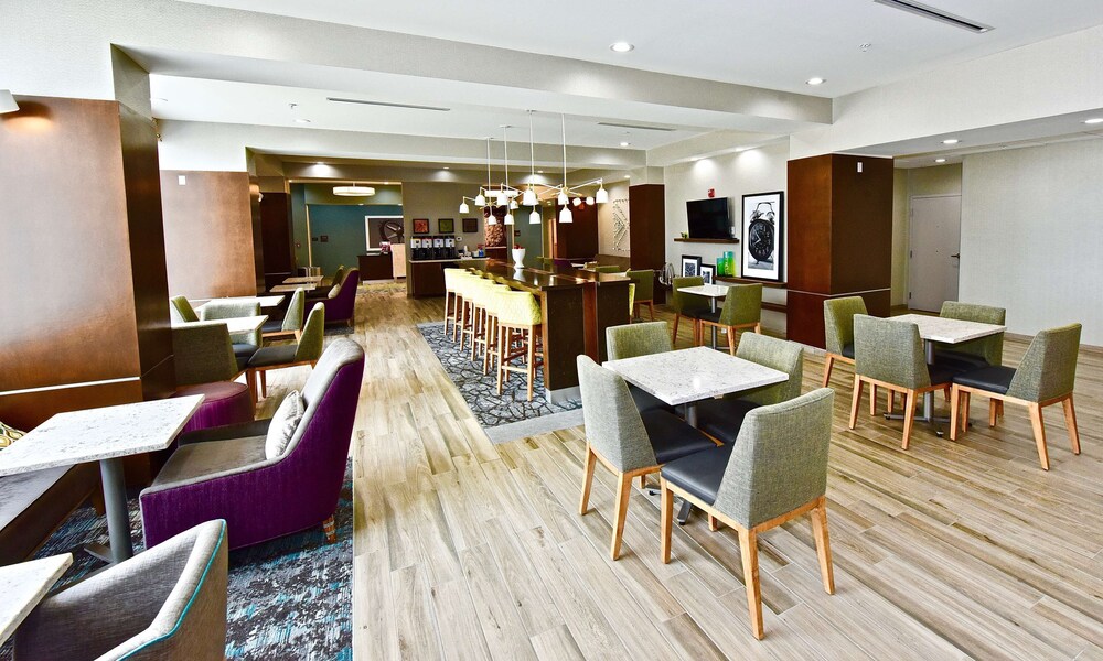 Hampton Inn Kirksville - photo 15