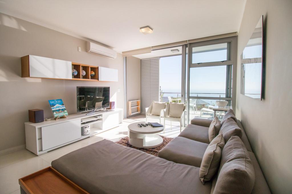 Camps Bay One Bedroom apartment luxury stay with sea view