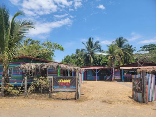 Johnny Fiestas — hotel in Las Lajas