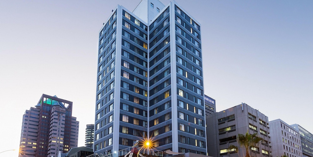 Cresta Grande Cape Town — 4-Star Luxury Hotel in Cape Town, South Africa