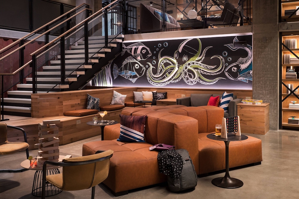 Moxy San Diego Downtown Gaslamp Quarter - photo 4