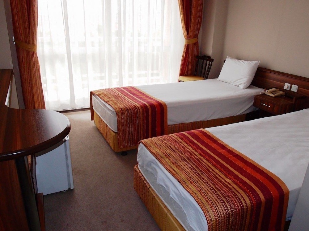 Otel Tirem — hotel in Tire
