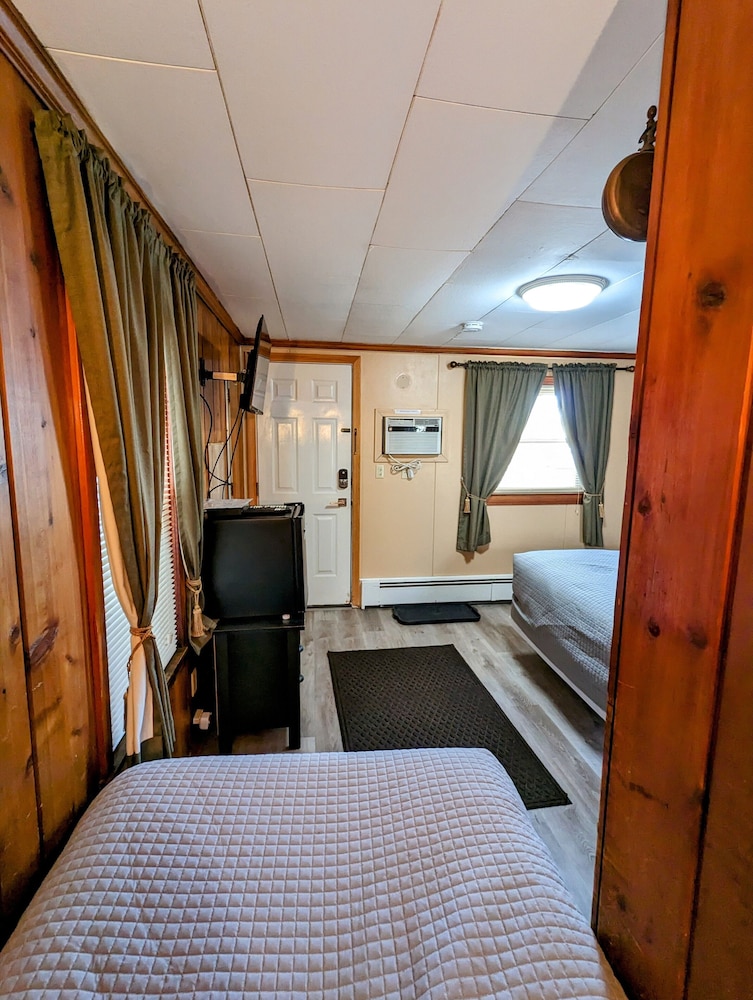 Riverside Motel - photo 82