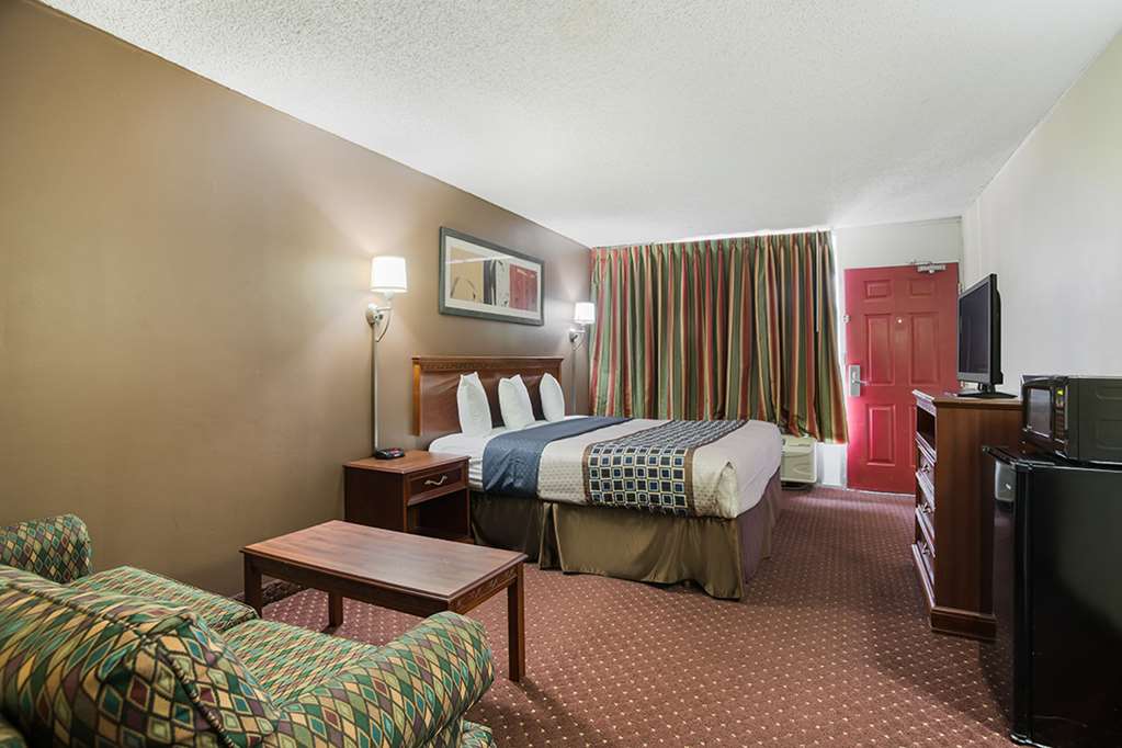 Americas Best Value Inn Tulsa at I 44 - photo 17