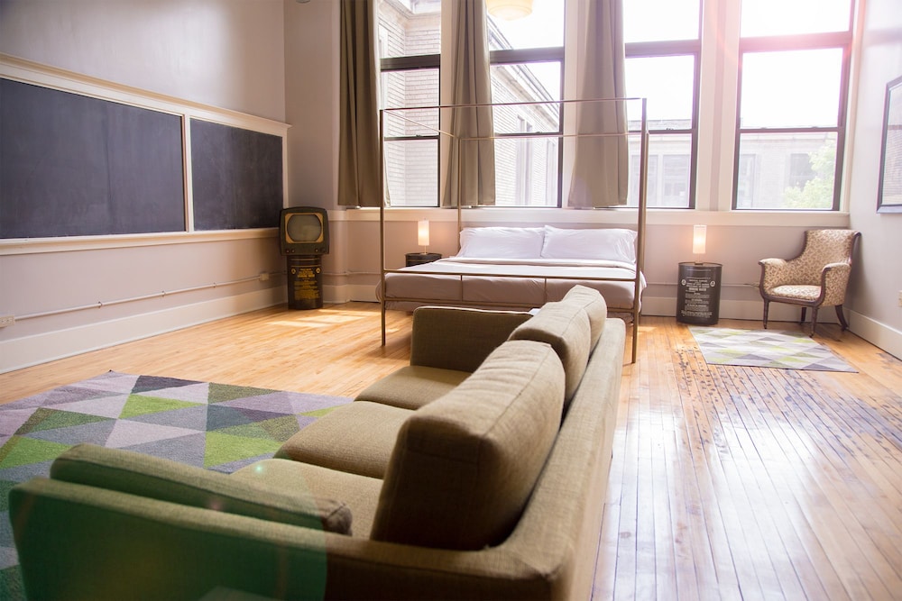 School 31 Lofts at Colors Studios - photo 87