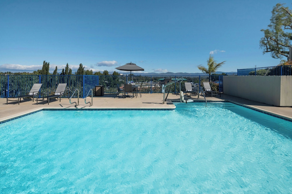 Fairfield Inn Santa Clarita Valencia - photo 16
