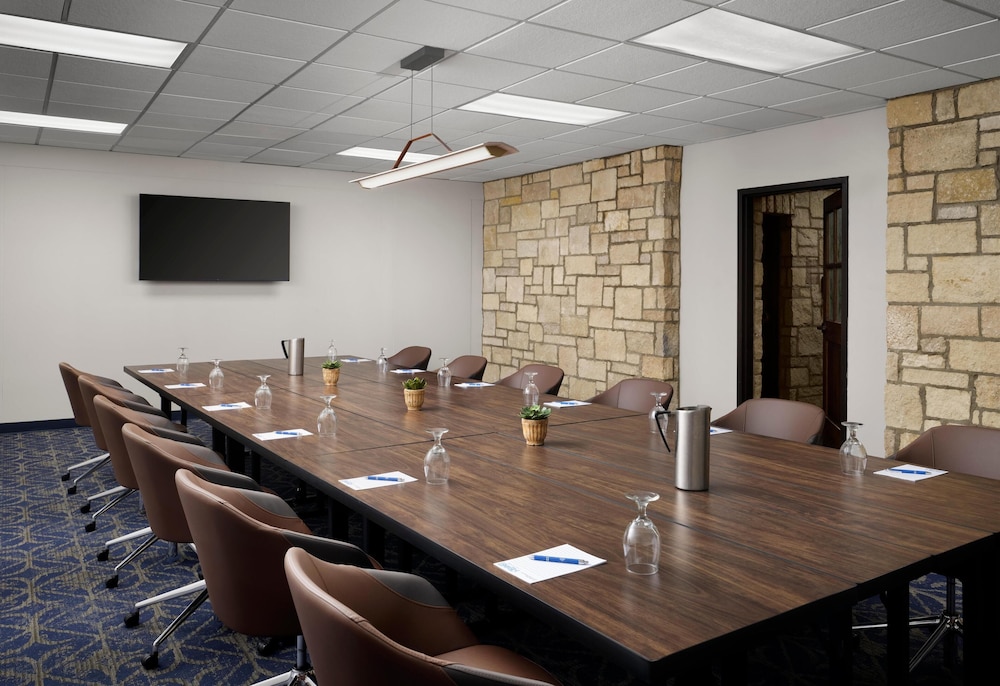 The Oread Lawrence Tapestry Collection by Hilton - photo 136