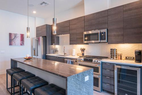 Serene & Elegant Stay Work Remotely in Style 4003 — 4-Star Luxury Hotel in Scottsdale, United States