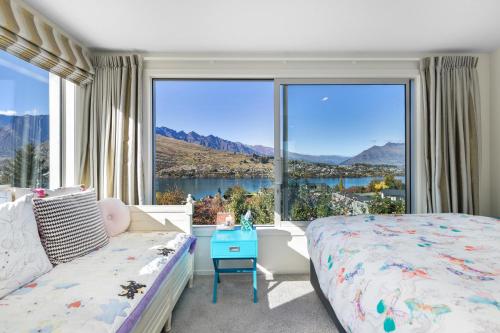 Amazing Lake View Room 2 Shared Bathroom — Queenstown