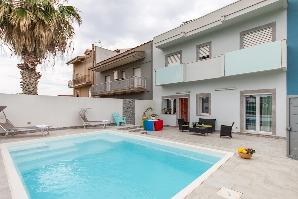 Villa Salemi With Pool — 4-Star Luxury Hotel in Salemi, Italy